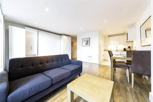 Studio to rent - Photo 1