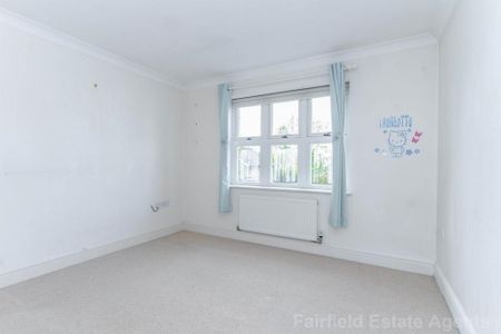 4 bedroom semi-detached house to rent - Photo 5