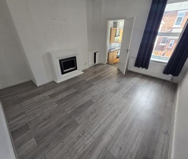 3 bedroom maisonette to rent - Photo 2