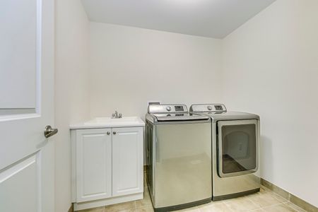 For Lease - 22 Callon Drive, Hamilton, Ontario - Photo 5