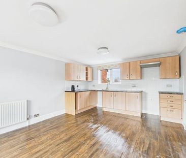 3 bedroom apartment to rent - Photo 6