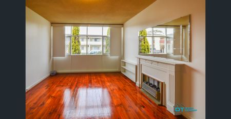 2 Bedroom ground floor apartment - Photo 2