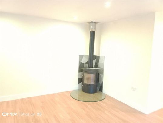 2 bedroom barn conversion to rent - Photo 1