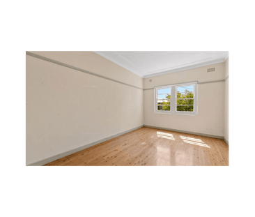 Great value, cozy 2-bedroom home with timber flooring, rear garden ... - Photo 2