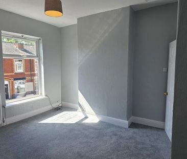 2 bedroom end of terrace house to rent - Photo 4