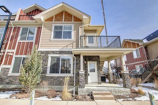 8 - 59 West Coach Manor SW, Calgary - Photo 1