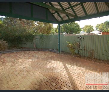 Easy Living in the Heart of Guildford - Photo 3