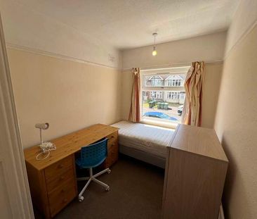 Sirdar Road, SO17 - Photo 2