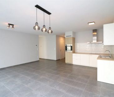 Gelijkvloers app. met autostaanplaats, rustige ligging nabij centru... - Photo 4