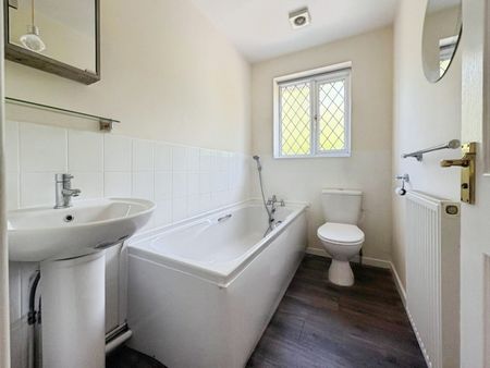 2 bedroom House To Let Total Size: 732 SQ FT - Photo 5