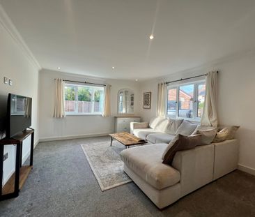 The Street, Bury St. Edmunds, Holywell Row - Photo 3