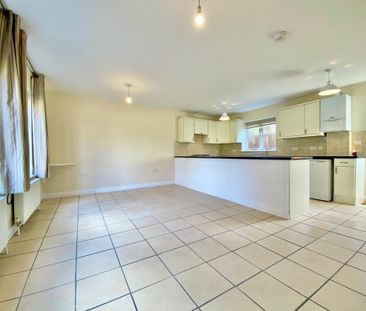 2 bedroom mews to rent - Photo 6