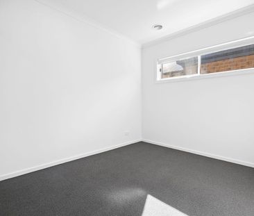 COMFORT & CHARM AWAIT - Photo 6