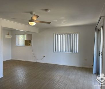 3 Bedroom 1 Bath 1 Car Home - Photo 3