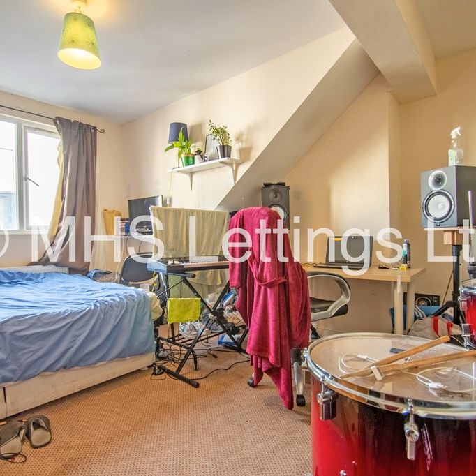 51 St. Michaels Lane, Leeds, LS6 3BR - Photo 1