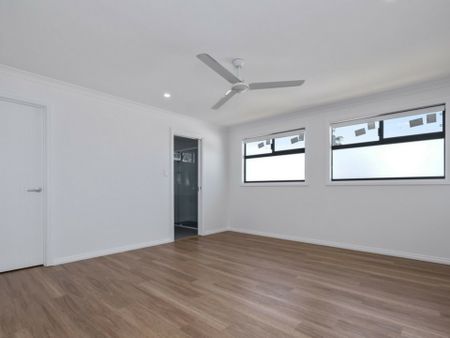 Modern 4x2 home in Quinns Rocks - Photo 4