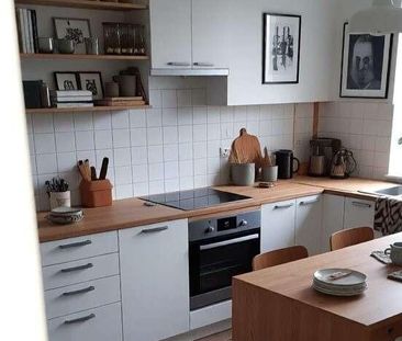 ZENTRAL & MITTENDRIN | 2,5 Zimmer | Balkon | Duschbad | ab sofort! - Photo 2