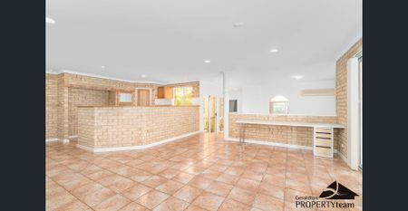 Executive Property in Wandina - Photo 3