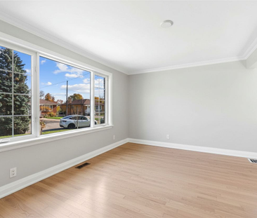For Lease - 35 Archwood Crescent, Toronto, Ontario - Photo 2