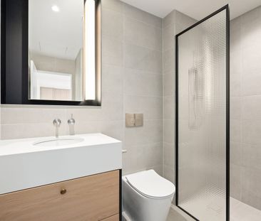 Premium Two-Bedroom Apartment in Brand New Queensbridge Tower - Photo 1