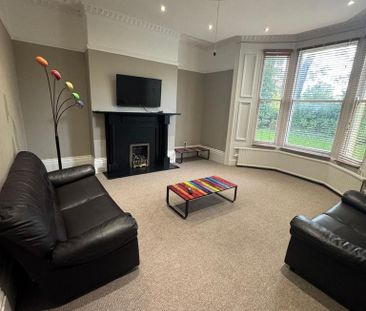8 bedroom terraced house to rent - Photo 1