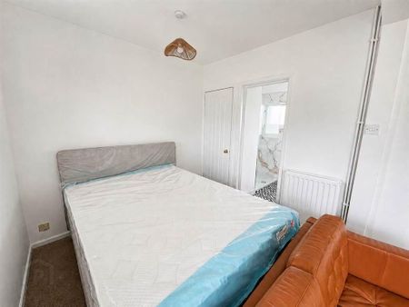 7 Cherryhill Walk, Dundonald, Belfast, BT16 1JE - Photo 3