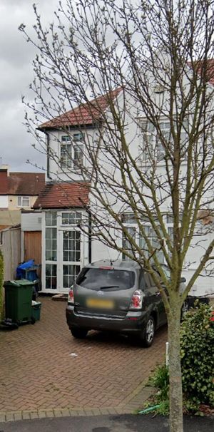 1 bedroom in a house share to rent - Photo 1