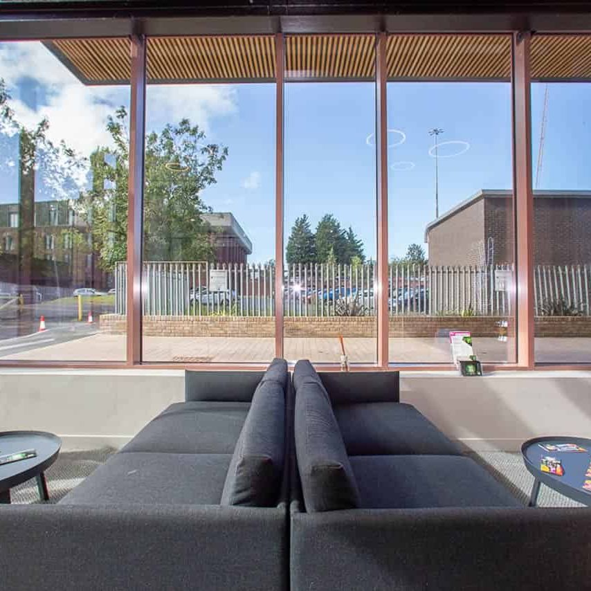 Bronze Studio - Photo 1