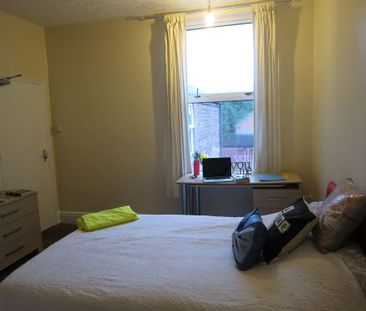 8 bedroom house to rent - Photo 1