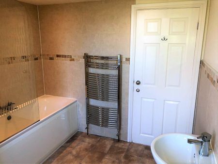 Hough Lane (room 2), Bramley, Leeds - Photo 4