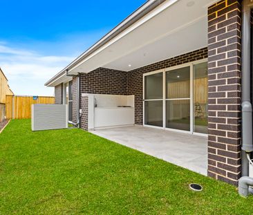 Stunning Four Bedroom Home - Photo 5