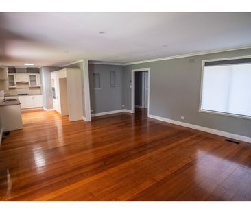 29 Kalinda Rd, Ringwood VIC 3134 - House For Rent | Domain - Photo 2