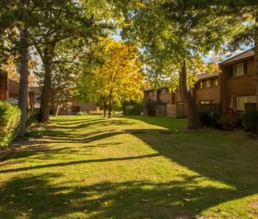 Silverstone Townhomes | 282 Silverstone Drive, Etobicoke - Photo 1