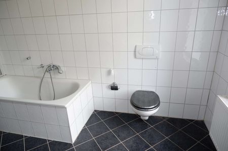 2. OG / großer Balkon / geräumige Küche Bad mit Wanne + Dusche!! - Foto 3