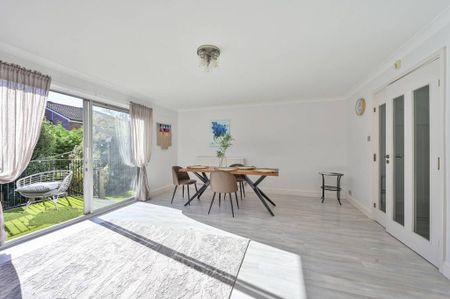 4 bedroom terraced house to rent - Photo 4