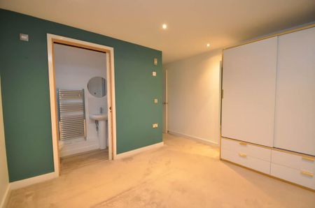 2 bedroom flat to rent - Photo 5