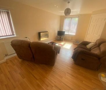 Grantham Road, Blackpool, FY1 2RF - Photo 2