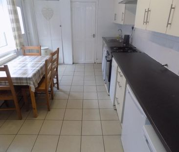 4 bedroom terraced house to rent - Photo 5