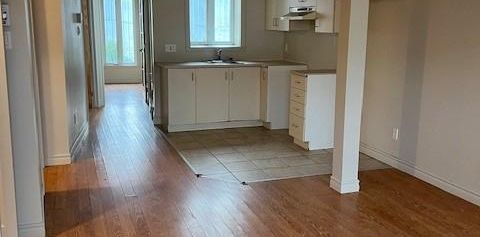 5 1/2 | occupation 1er juillet | Quartier Saint-Sauveur - Photo 2