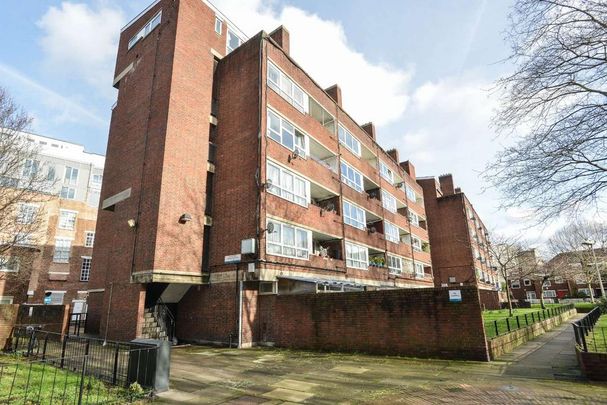 3 bedroom flat to rent - Photo 1