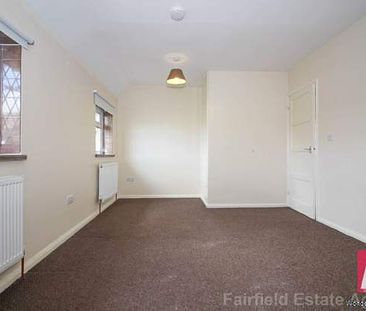 2 bedroom property to rent in Watford - Photo 2