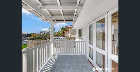 Fully renovated lowset home with stylish finishes in quiet street - Photo 5
