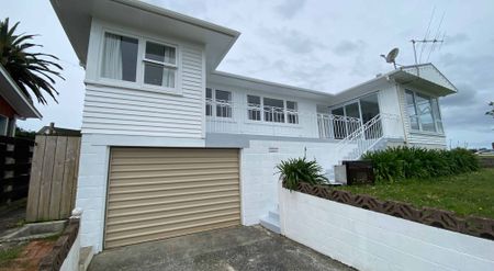 Family Home In Kamo - Photo 2