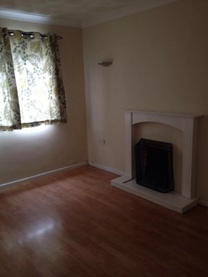 4 bedroom end of terrace house to rent - Photo 1