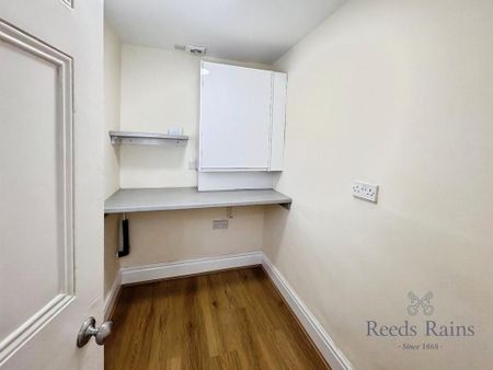 3 bedroom terraced house to rent - Photo 4