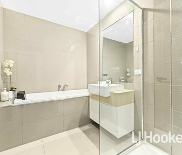 Prestigious Lakeside Living! - Photo 2