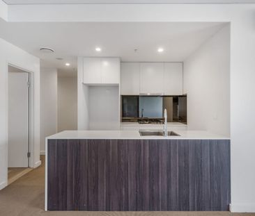 MODERN TWO BEDROOM UNIT IN THE HEART OF LIVERPOOL ! - Photo 6