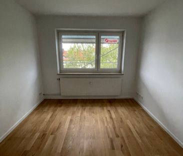 Mietwohnung in Nürnberg - Moderne 3-Zimmer-Wohnung im 4. OG Nähe Ha... - Photo 1