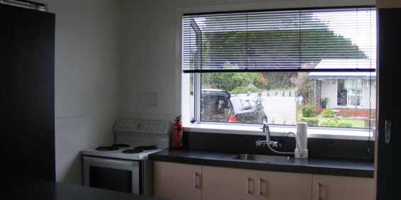 THREE BEDROOMS - FOXTON - Photo 3