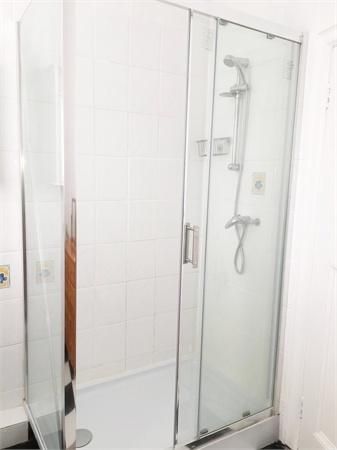 3 bedroom flat to rent - Photo 5